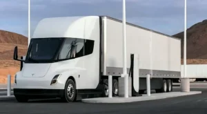 Geleceğin Taşımacılığı: Tesla Semi İle Yenilenen Lojistik Dünyası