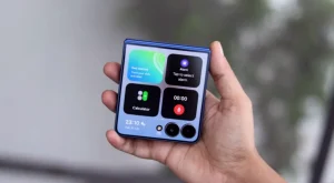 Katlanabilir Teknolojinin Yeni Yüzü: Galaxy Z Flip 8