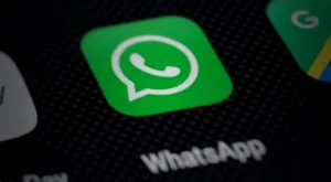WhatsApp’ın Yeni Arayüzü: Şeffaflığın ve Modernizmin Buluşması